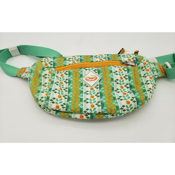 Chaco Radlands Hip Waist Pack in Katydid Fleur Floral Print & Zipper Close - Picture 1 of 10
